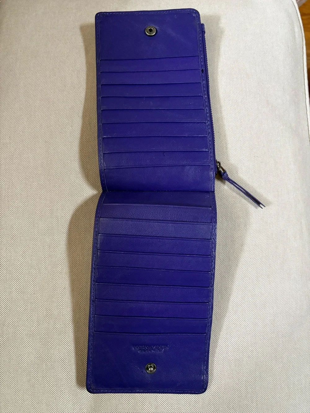 Beautiful Dark Purple Woven Leather Zip Wallet w/ many credit cards compartments